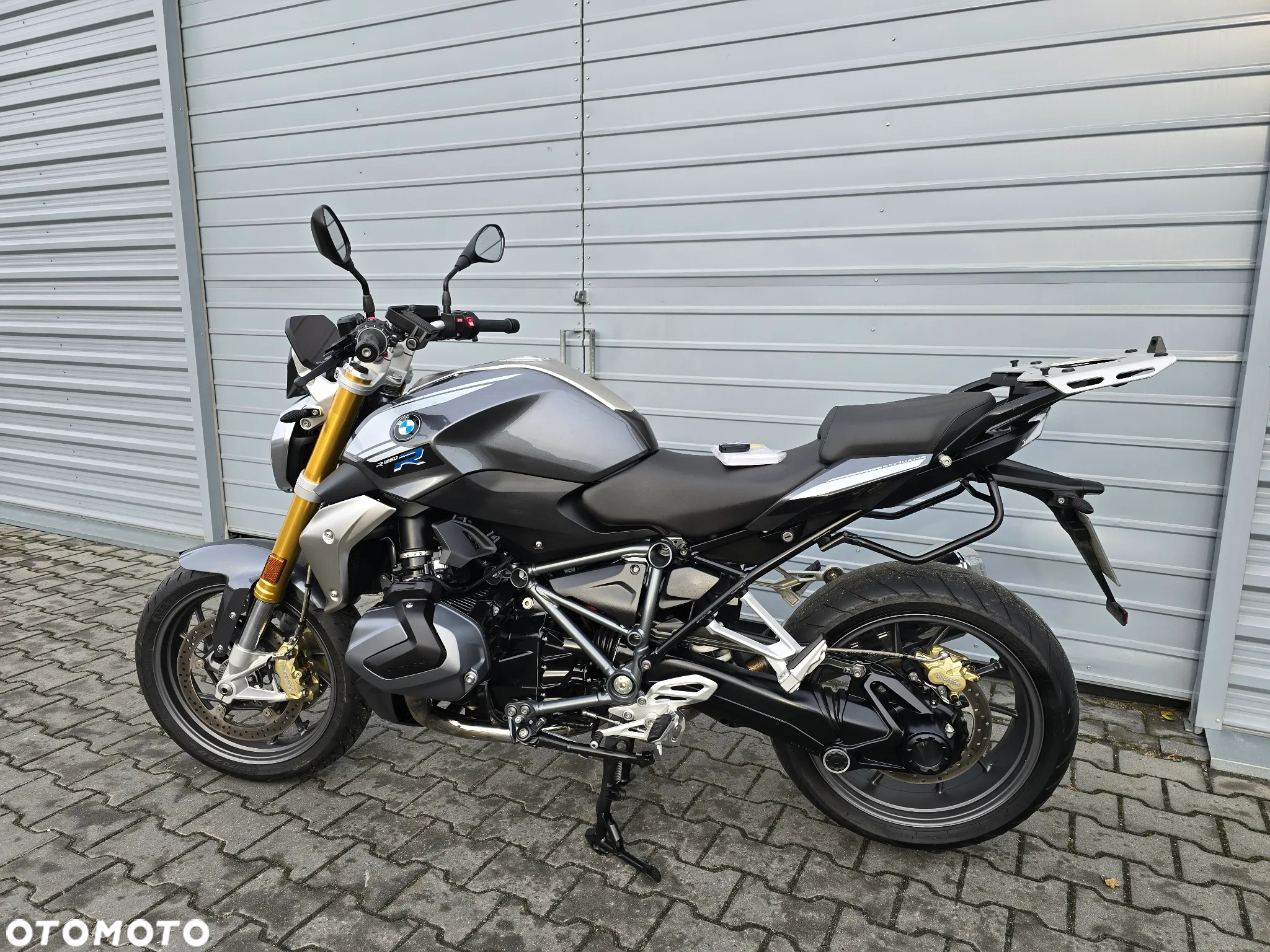 BMW R - 16