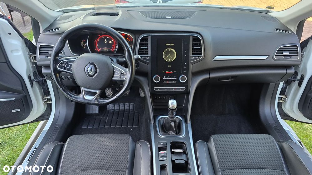 Renault Megane Grandtour ENERGY TCe 130 BOSE EDITION - 26