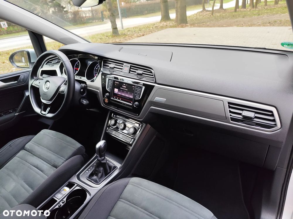 Volkswagen Touran 2.0 TDI SCR DSG Highline - 21