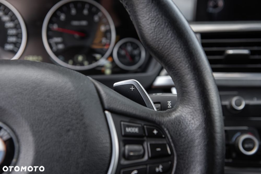 BMW Seria 3 328i xDrive Sport-Aut Sport Line - 19