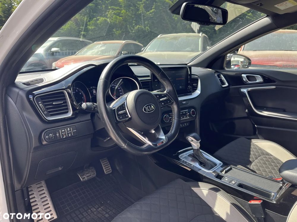 Kia ProCeed - 9