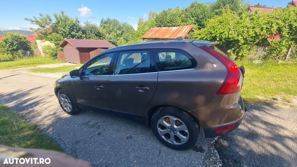 Volvo XC 60 D5 AWD A6 Basic - 4
