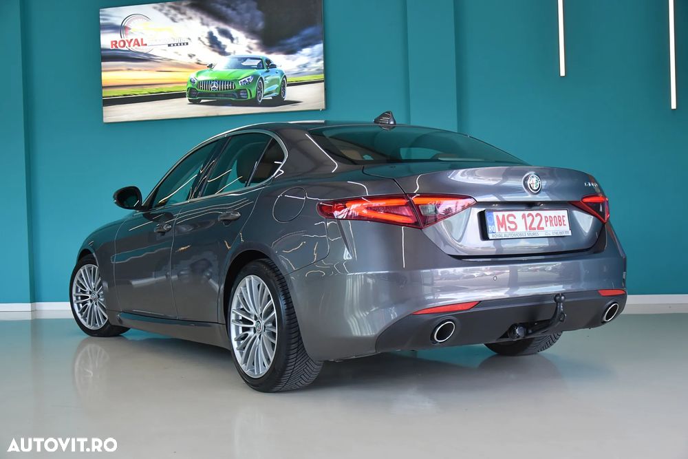 Alfa Romeo Giulia 2.2 JTDM Super - 5
