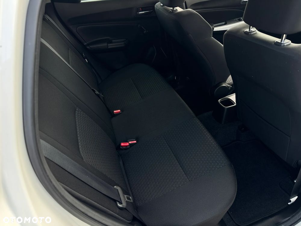 Suzuki Swift 1.2 Dualjet Hybrid Club - 10