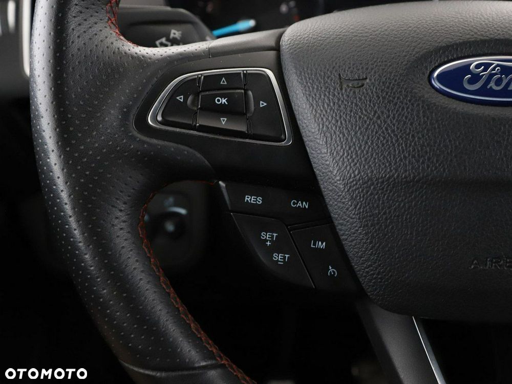 Ford Kuga 1.5 EcoBoost 2x4 ST-Line - 31