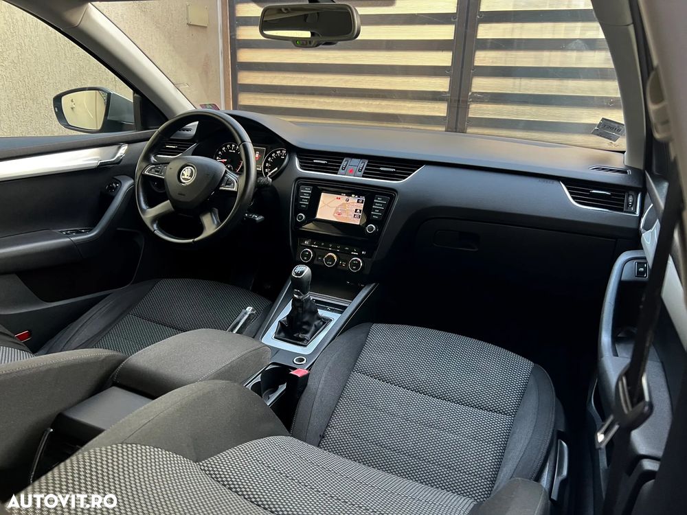 Skoda Octavia 1.6 TDI Ambition - 8