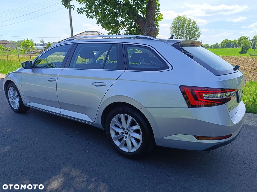 Skoda Superb 2.0 TDI Ambition - 14