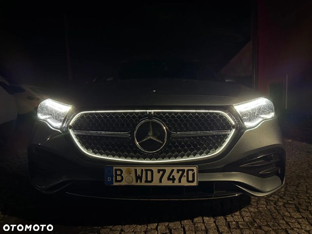 Mercedes-Benz Klasa E 220 d T 4Matic 9G-TRONIC Edition AMG Line - 11