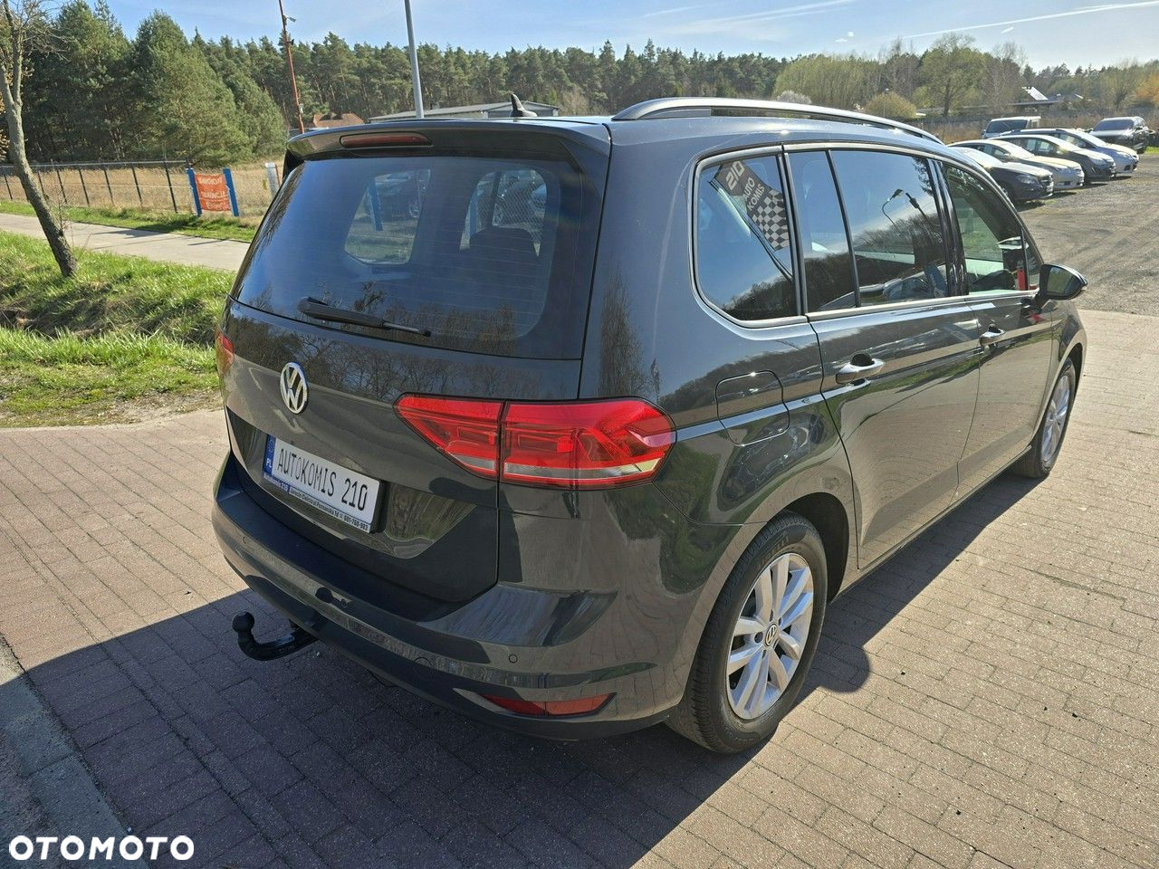 Volkswagen Touran - 10