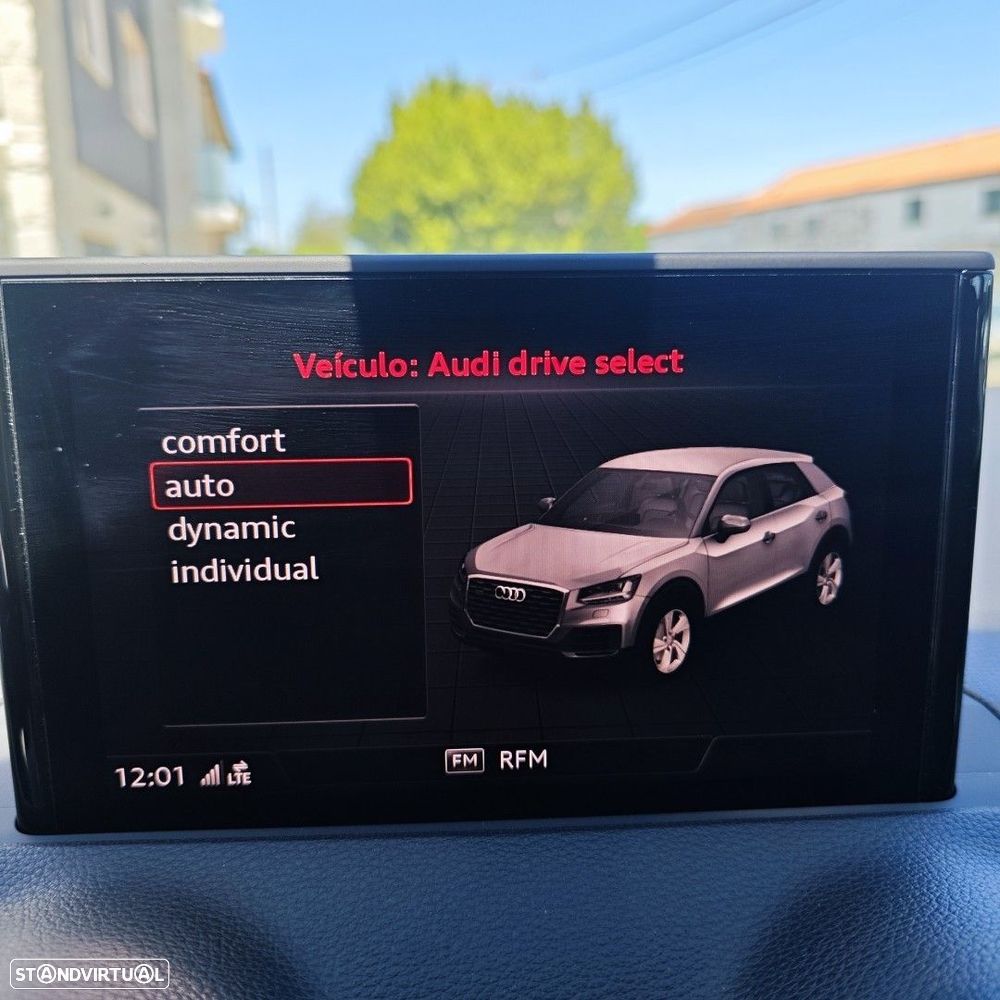 Audi Q2 1.0 TFSI Design - 15