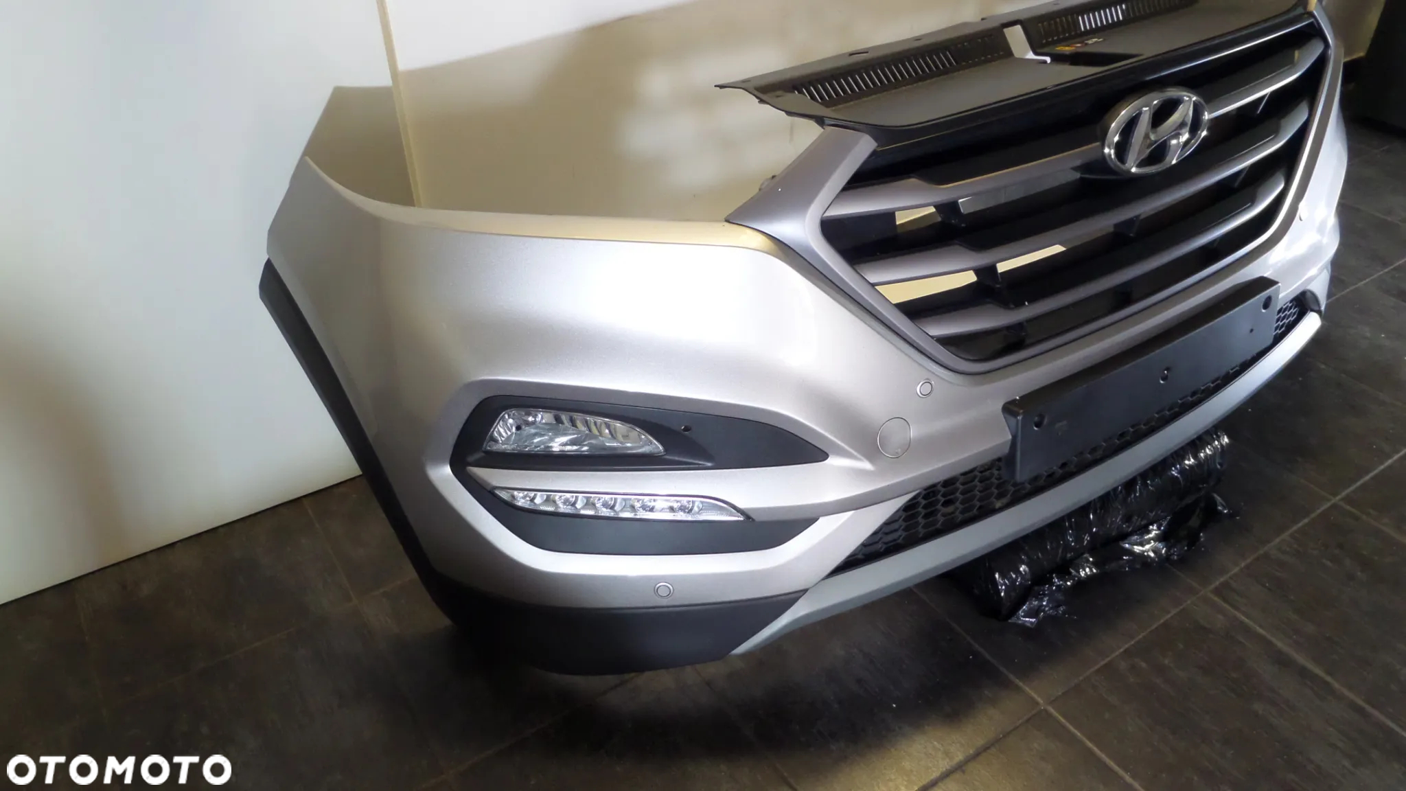 HYUNDAI TUCSON 15-18 ZDERZAK PRZÓD ATRAPA LED DRL HALOGEN - 2