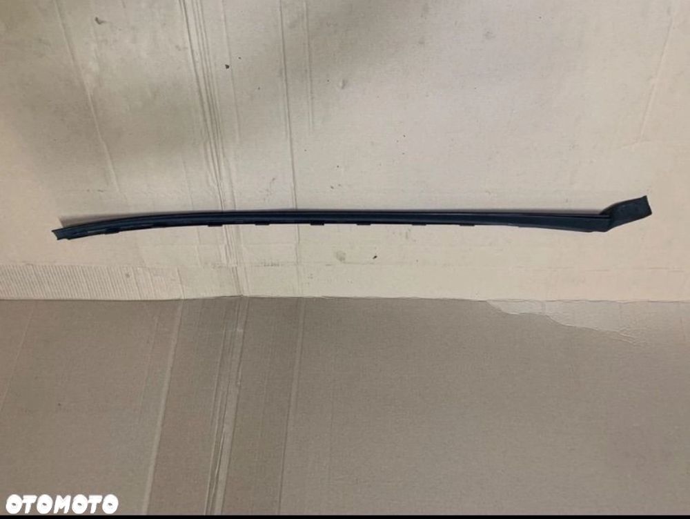 Listwa szyby przedniej lewa lub prawa opel Vectra c signum