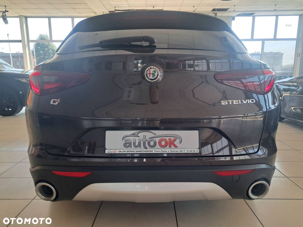 Alfa Romeo Stelvio 2.0 Turbo Executive Q4 - 5