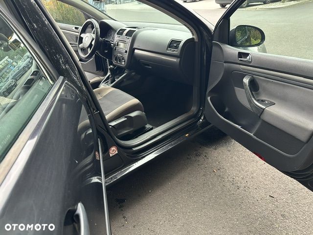 Volkswagen Golf - 18