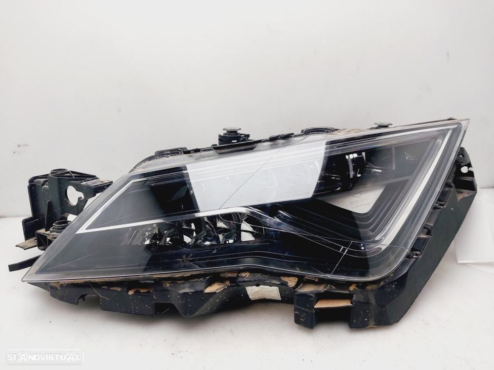 FAROL ESQUERDO SEAT LEON - 1