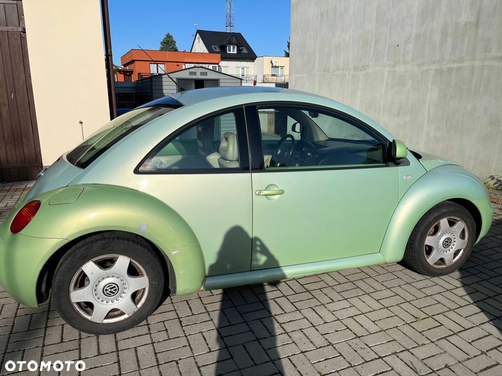Volkswagen New Beetle - 1