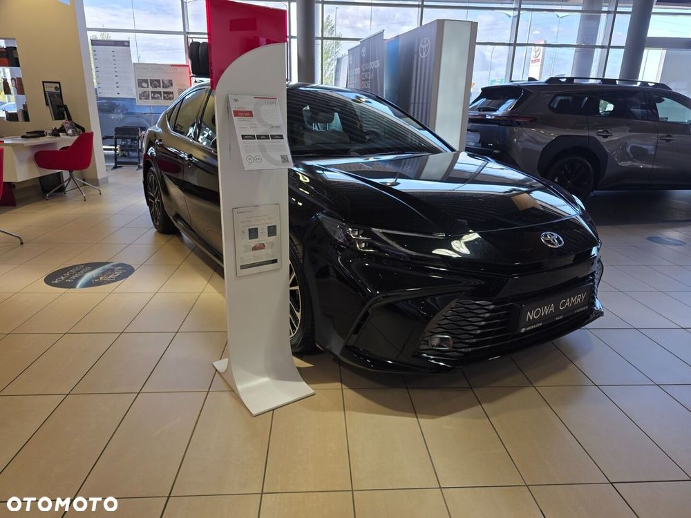 Toyota Camry - 1