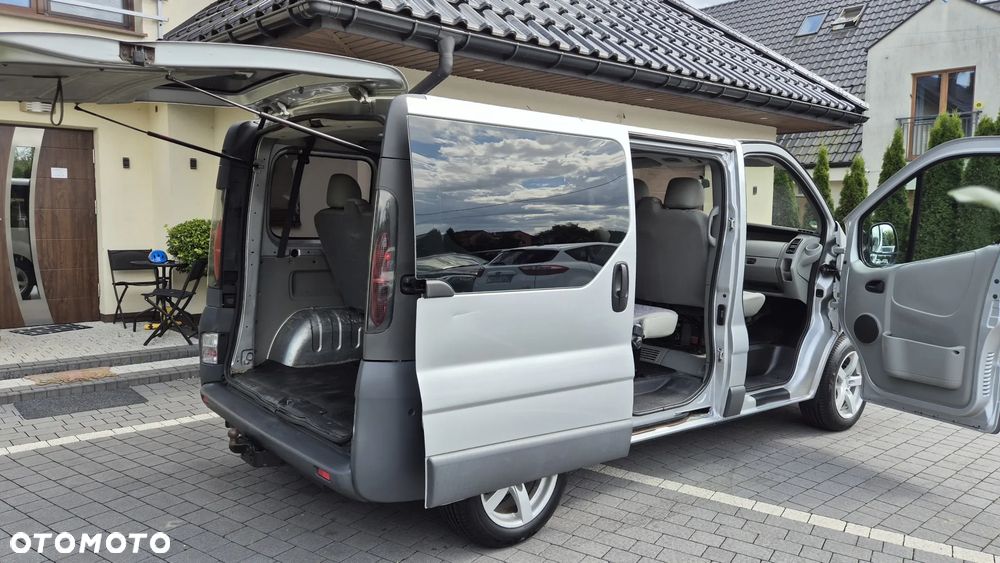 Opel Vivaro Tour - 19