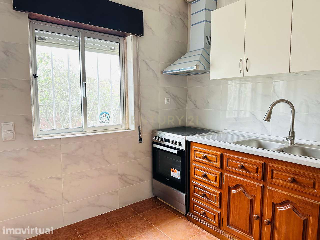 Apartamento T2 Remodelado e Mobilado, andar de moradia - Grande imagem: 2/18