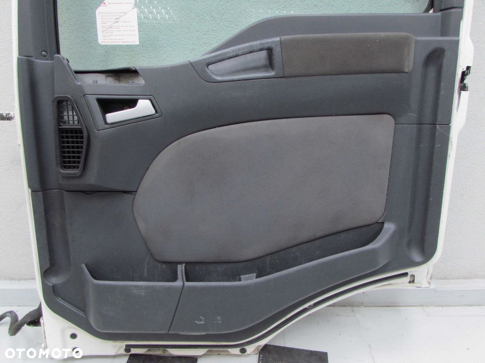 MAN TGL TGM TGA 8-180 07-12 DRZWI PRAWE PRZOD KPL - 10