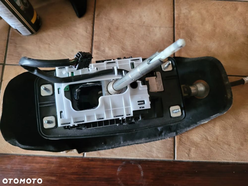 Wybierak lewarek biegów 8K1713041AL AUDI A5 - 1