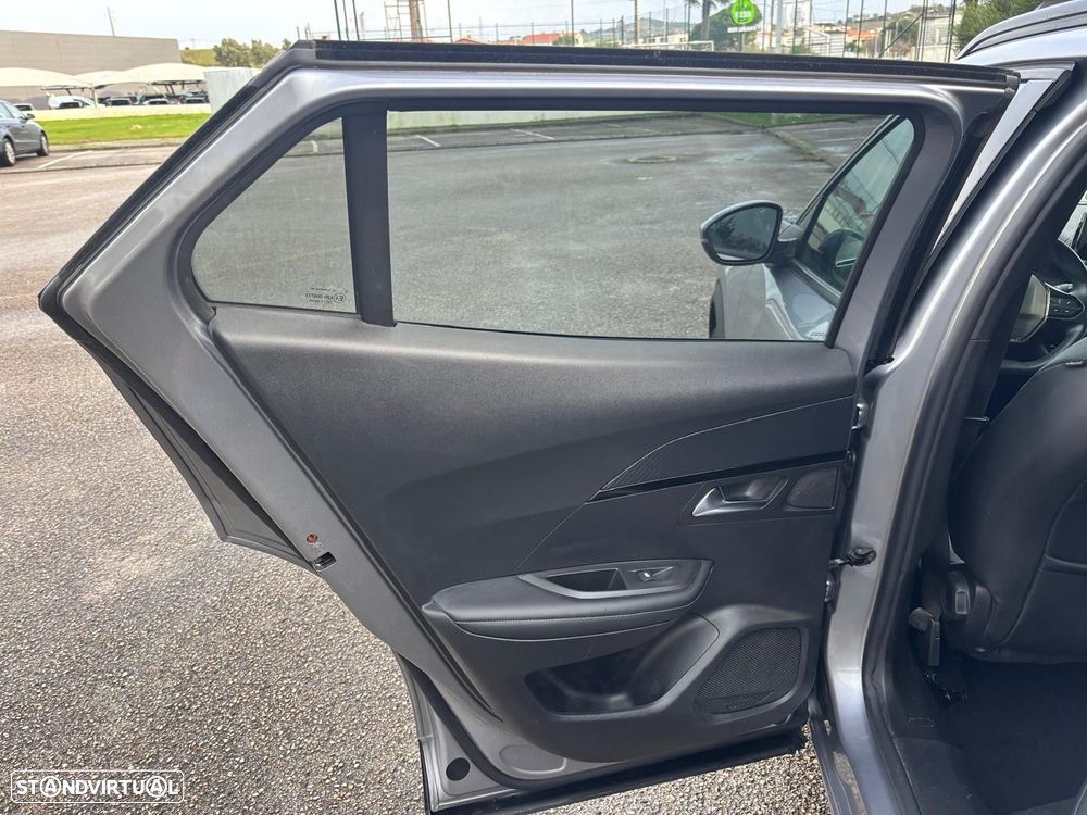 Peugeot 2008 1.5 BlueHDi Allure Pack - 58