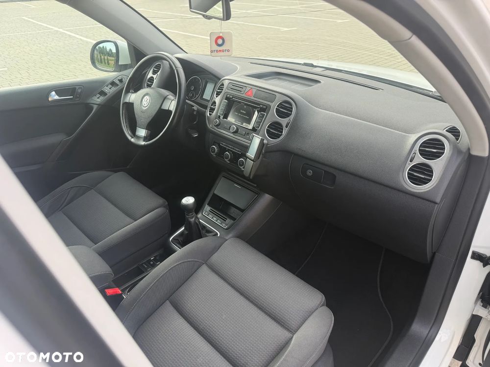 Volkswagen Tiguan - 12