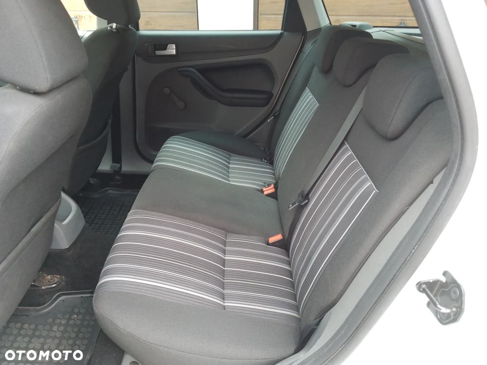 Ford Focus - 12