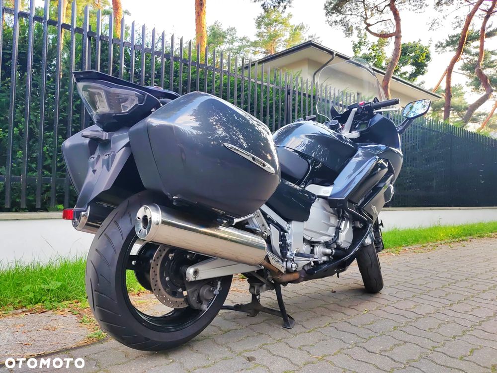 Yamaha FJR - 7