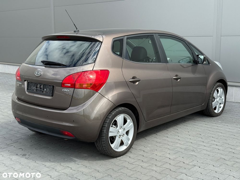 Kia Venga 1.6 CRDi 128 Fifa World Cup Edition - 8