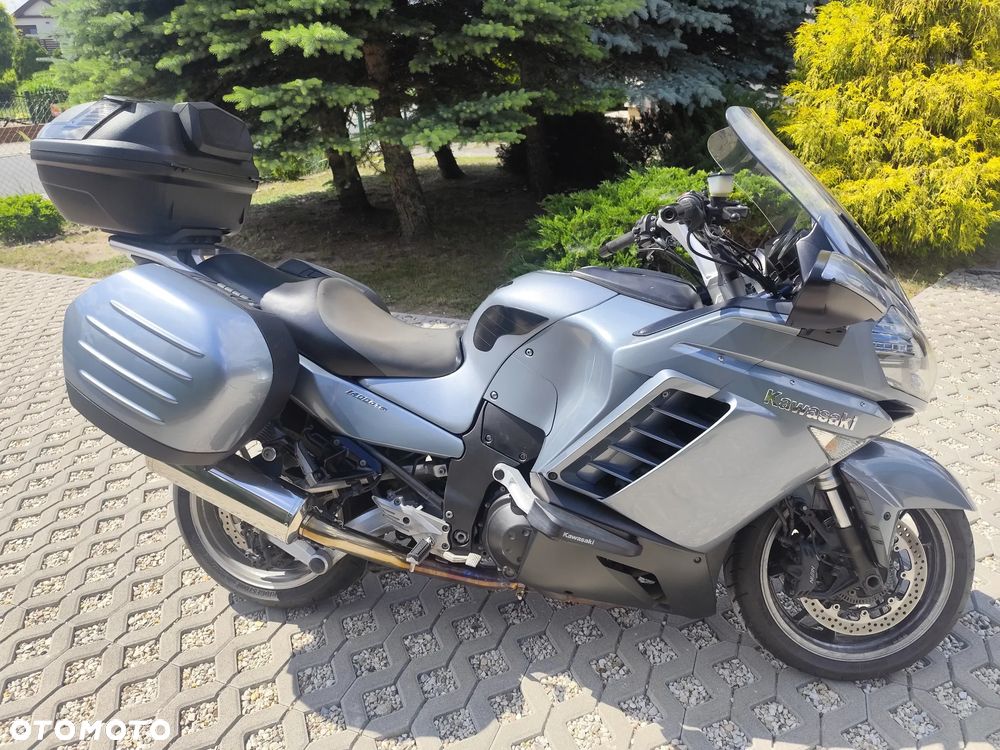 Kawasaki GTR - 5