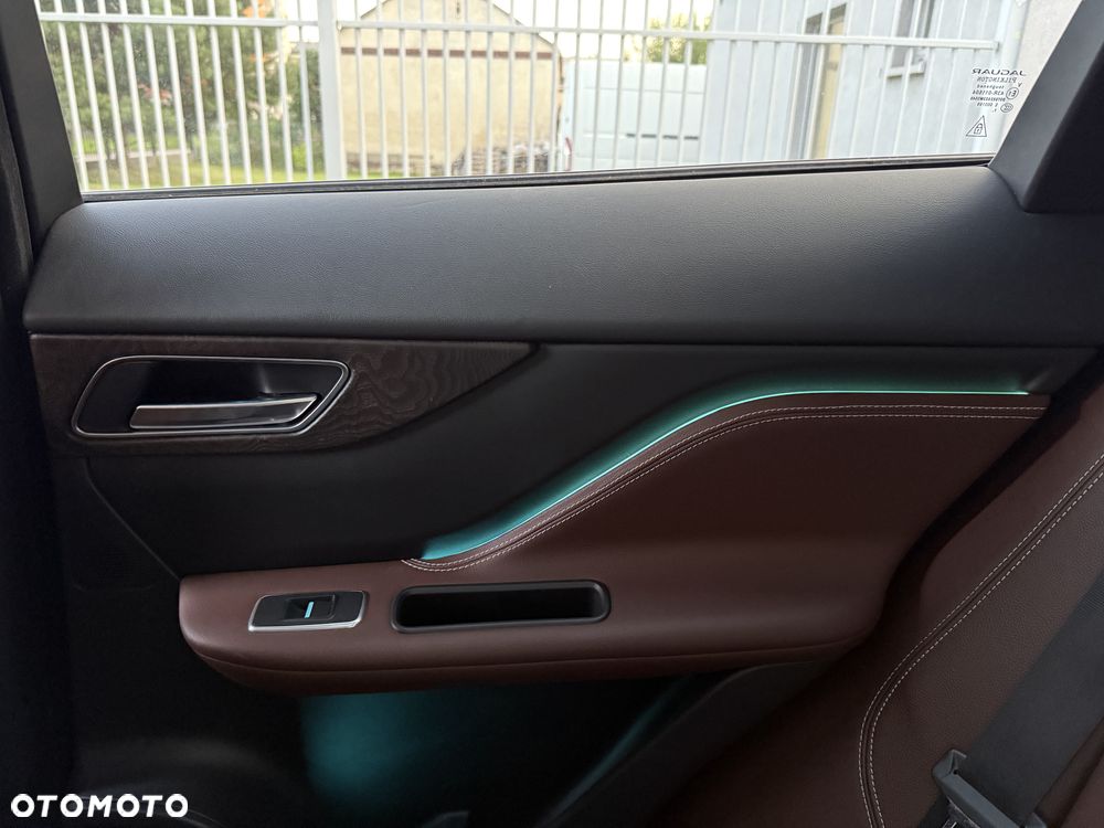 Jaguar F-Pace S AWD - 22