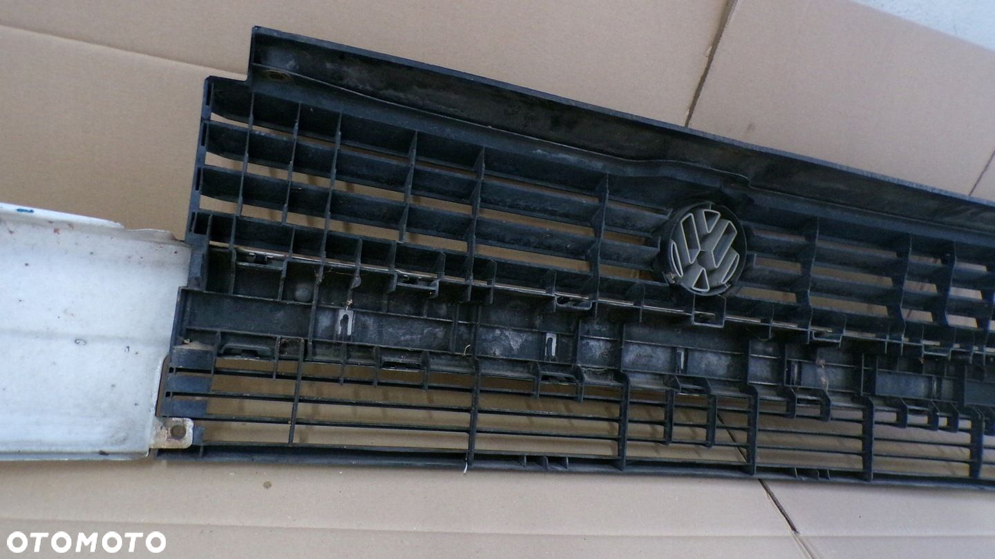 VW TRANSPORTER T4 ATRAPA GRILL - 11