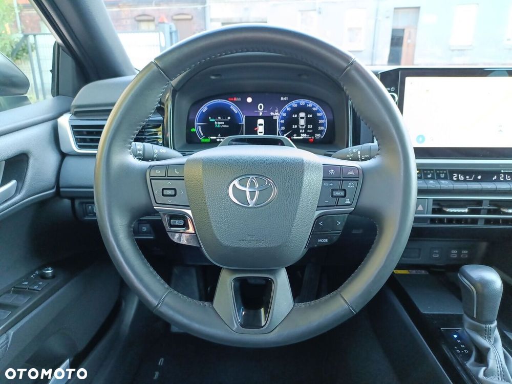 Toyota Camry - 16