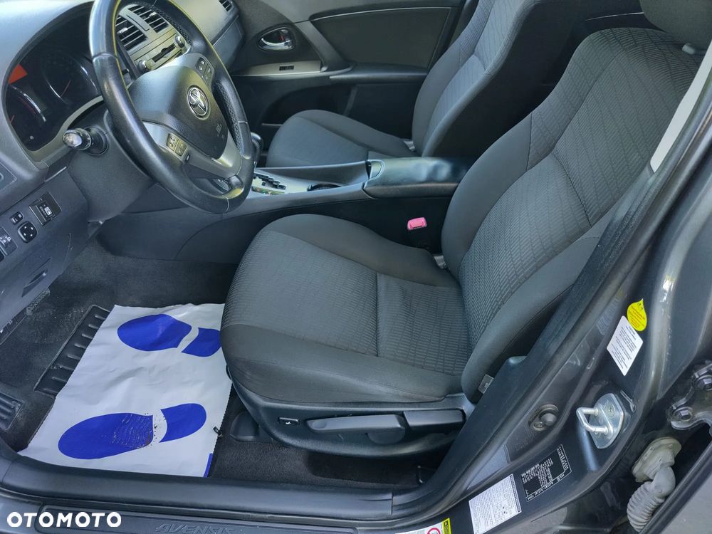 Toyota Avensis - 5