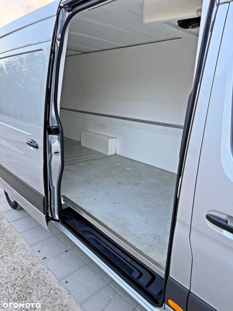 Mercedes-Benz Sprinter 907 3.0 V6 Maxi Long L4H2 Chłodnia - 7