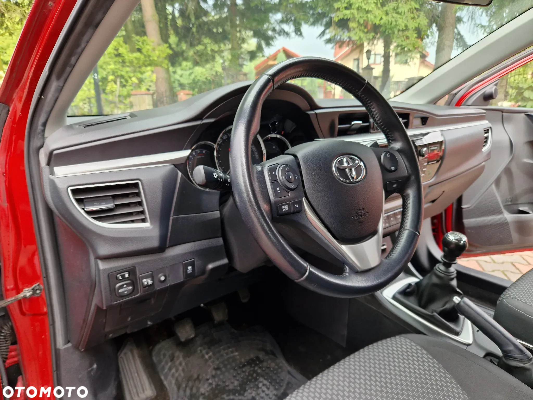 Toyota Corolla 1.6 Premium + - 17