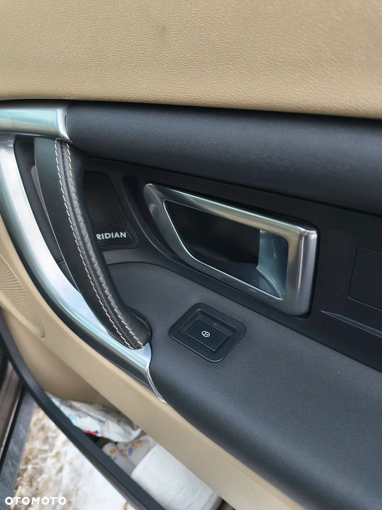 Land Rover Discovery Sport D150 R-Dynamic HSE - 12