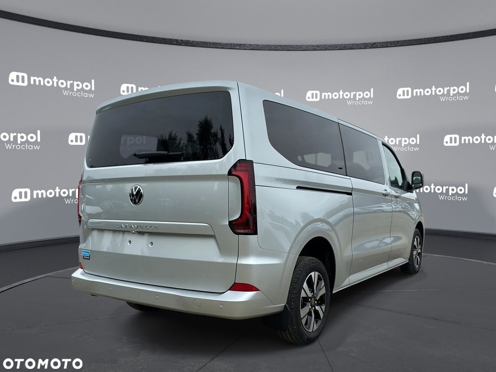 Volkswagen Caravelle - 8