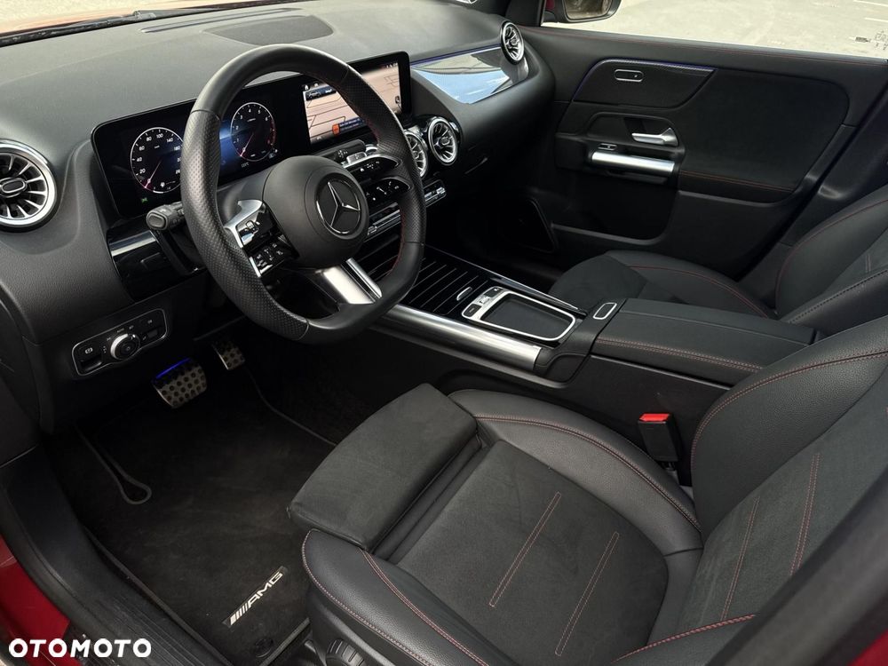 Mercedes-Benz GLA - 11