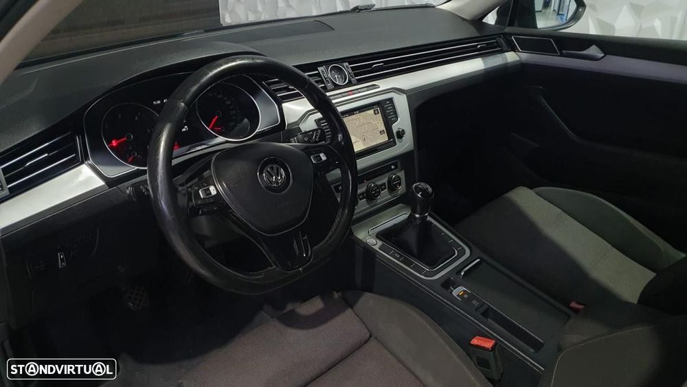 VW Passat Variant 1.6 TDI BlueMotion - 28