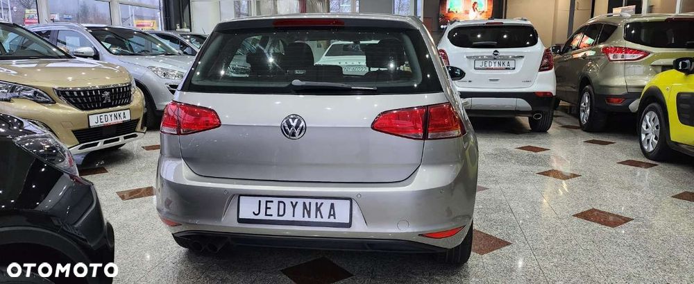 Volkswagen Golf - 18