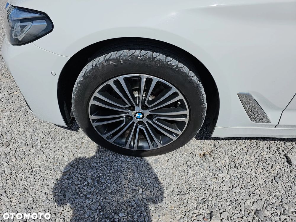BMW Seria 5 518d mHEV Luxury Line - 9