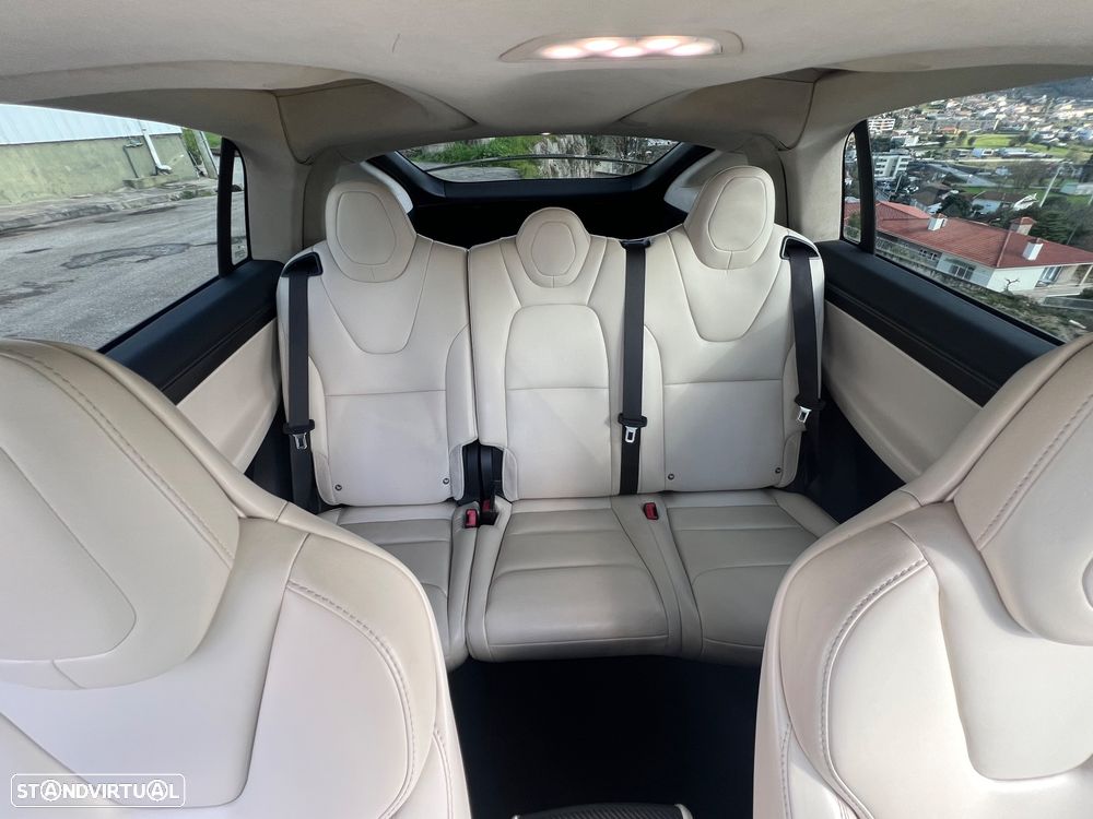 Tesla Model X 100D - 12