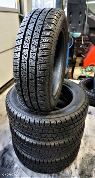 Pirelli Carrier Winter 195/60R16C 99/97T Z386 - 1