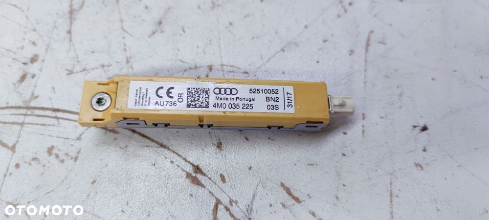WZMACNIACZ ANTENOWY AUDI Q7 4M 4M0035225 - 1
