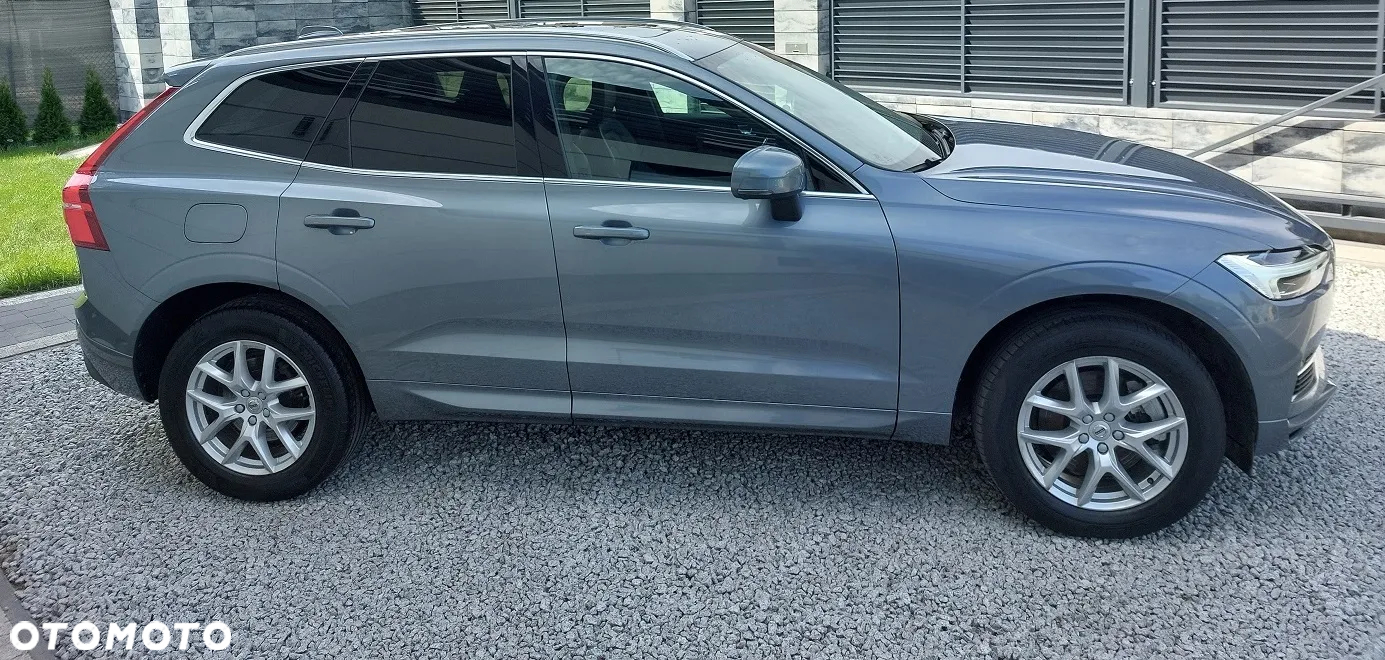 Volvo XC 60 T8 Twin Engine AWD Geartronic Momentum - 4