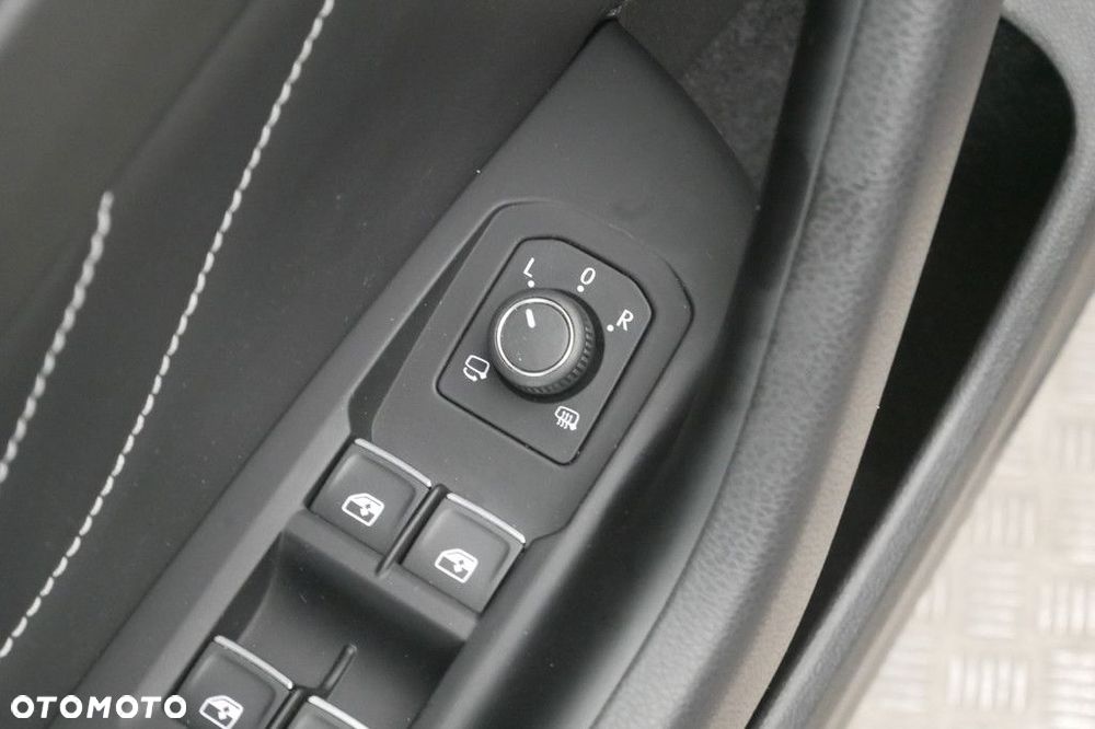 Volkswagen Passat Variant 2.0 TSI Elegance DSG - 34