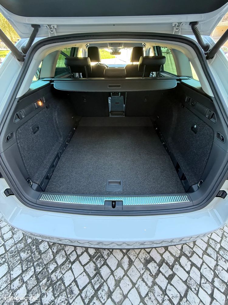 Skoda Superb Break 2.0 TDI Laurin&Klement DSG - 44
