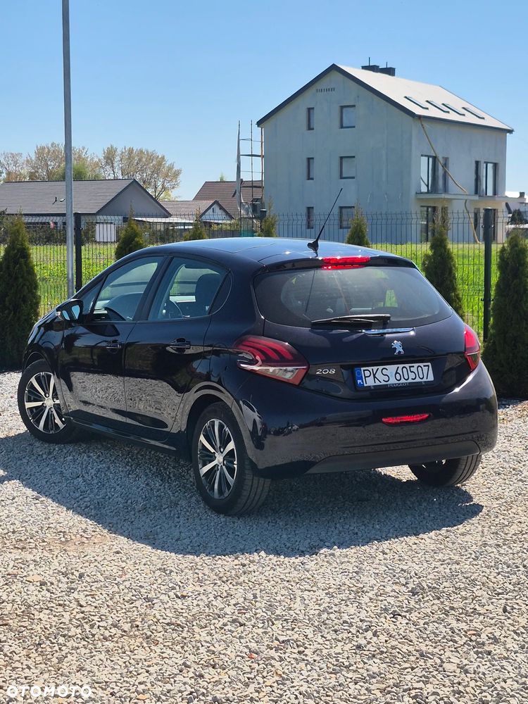Peugeot 208 - 11